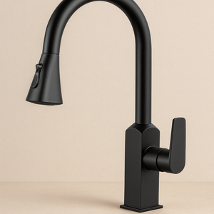 خلاط مطبخ رمادي بتصميم عصري أنيق ثلاثي الأبعاد (3D)، واقف بشكل مستقيم في المنتصف بخلفية بيج فاتح، مثالي للمطابخ الحديثة والفاخرة