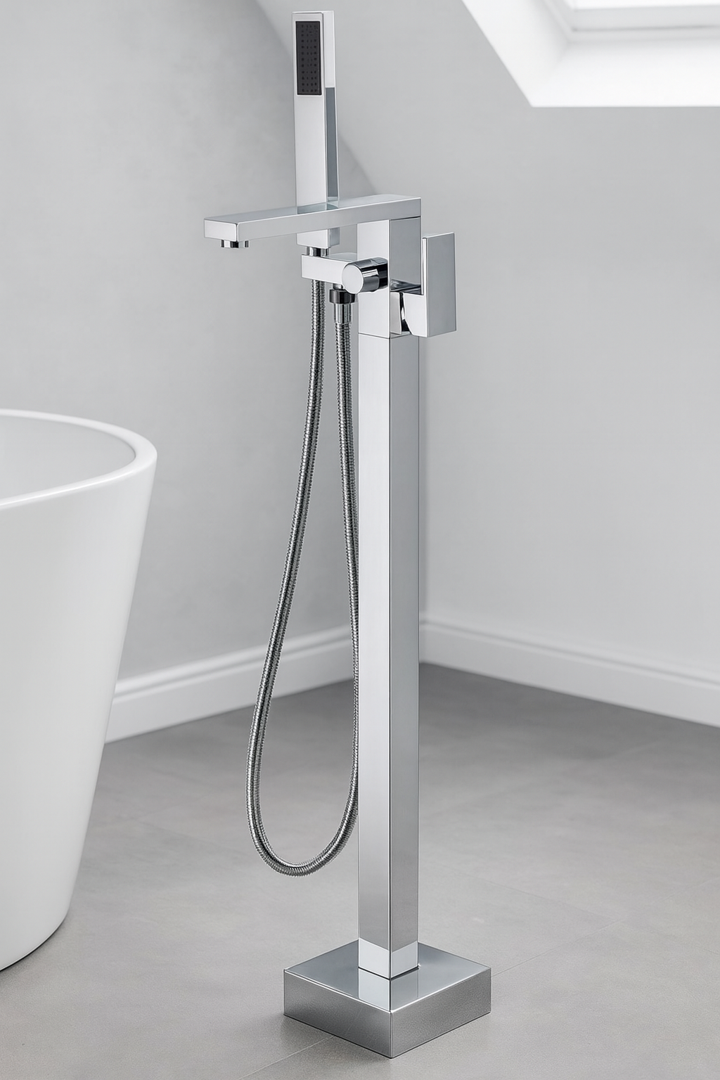 خلاط بانيو مربع بشكل أنيق